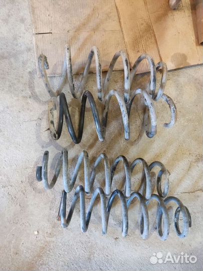 Передние пружины Passat b6