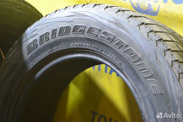 Bridgestone Blizzak DM-V1 215/70 R16