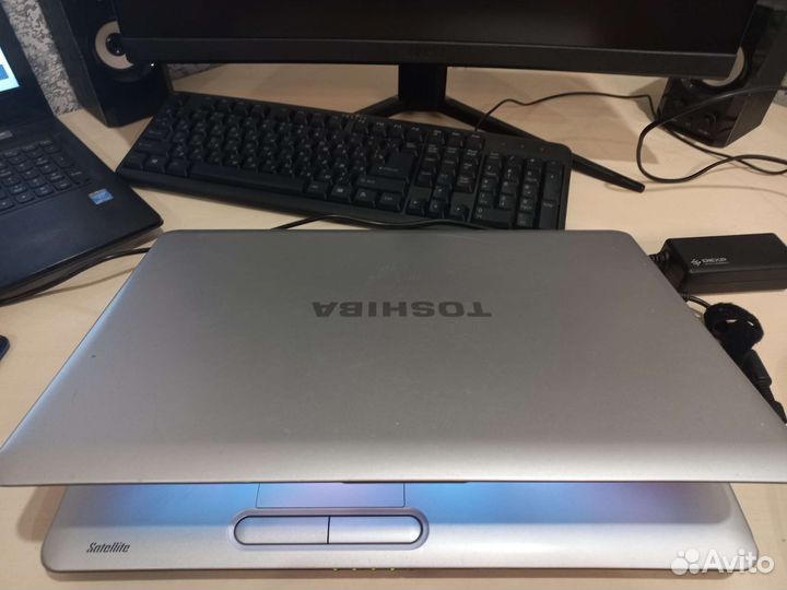 Ноутбук toshiba