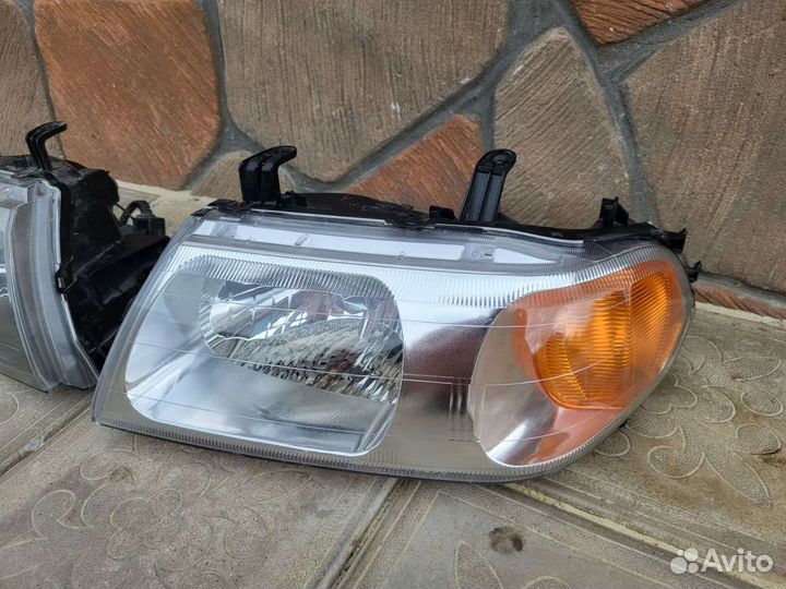 Фара mitsubishi pajero sport 1