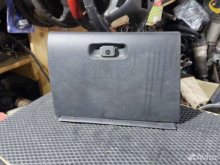 Крышка бардачка для dodge neon 2