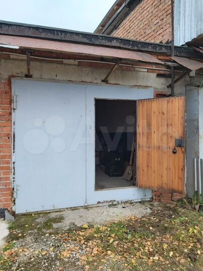 Гараж, > 30 м²