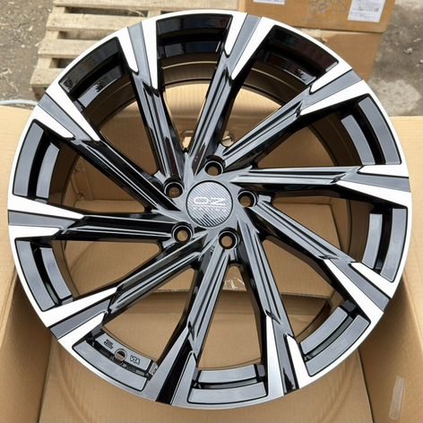 Литые диски Sakura Wheels 181 7.5×R19 5×108