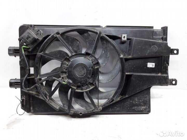 Диффузор радиатора Лада Гранта 2011