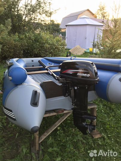 Лодка с мотором
