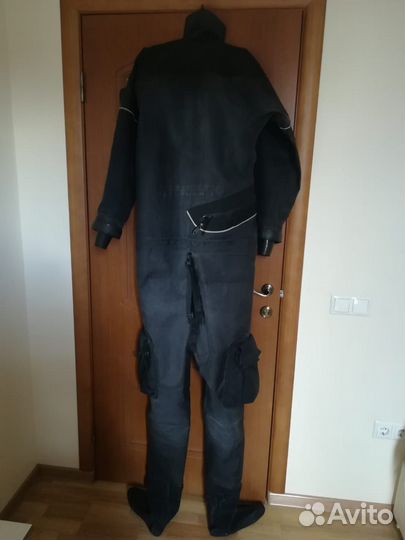 Сухой гидрокостюм DUI