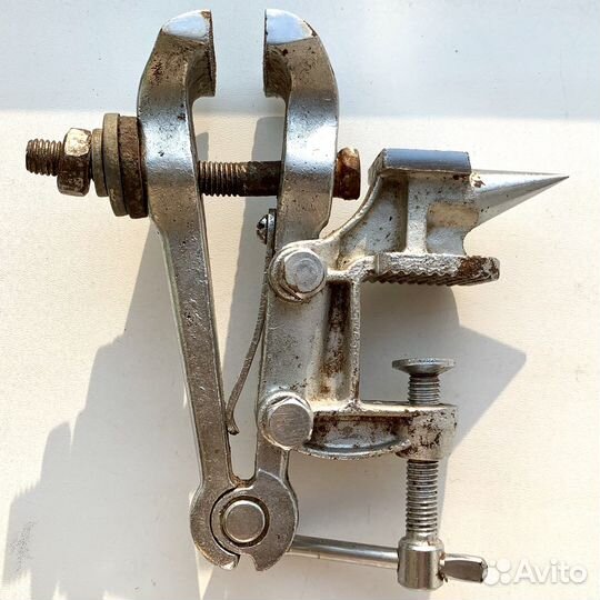 Тиски столярные СССР малые с наковальней