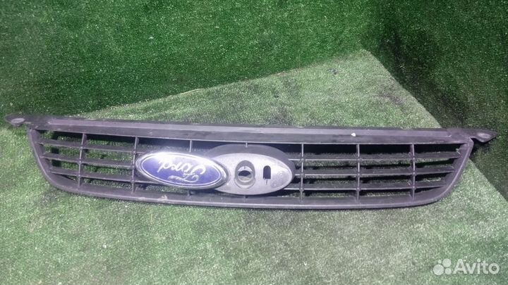 Решетка радиатора Ford Focus