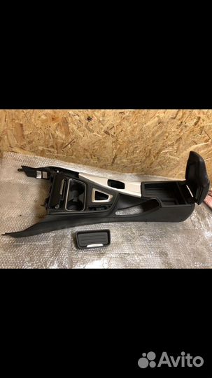 Подлокотник отBMW F30