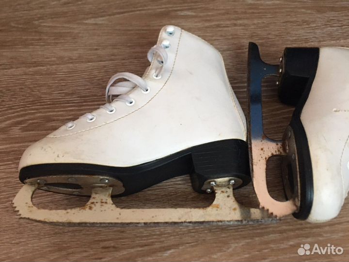 Коньки фигурные для девочки