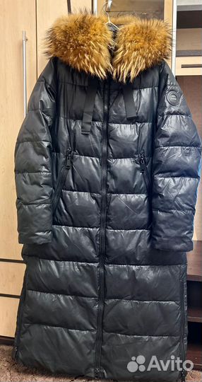 Пуховик женский длинный с капюшоном