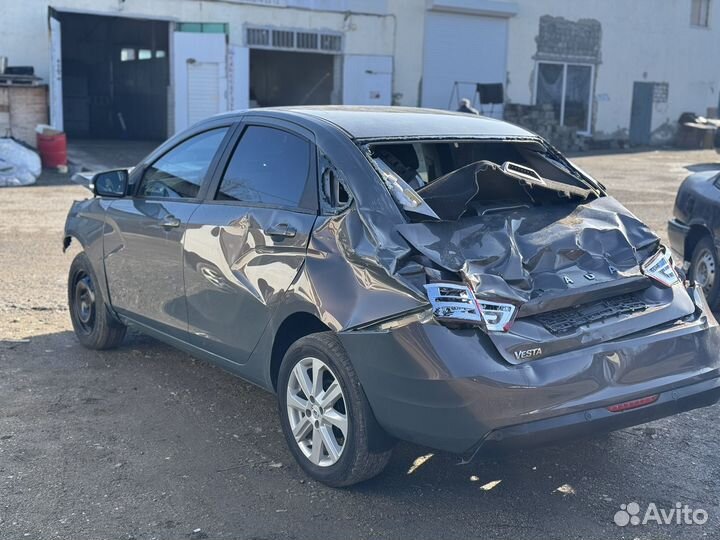 LADA Vesta 1.6 МТ, 2022, битый, 84 000 км