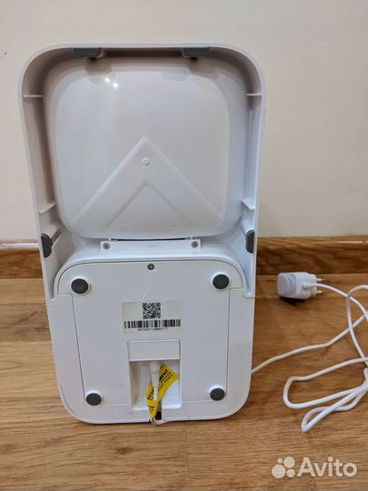 Автоматическая кормушка для животных Petkit