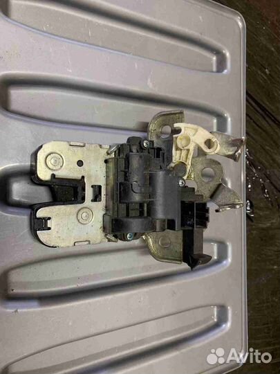 Замок багажника Audi Q3 (8U 2011-2014) 8K9 827 505