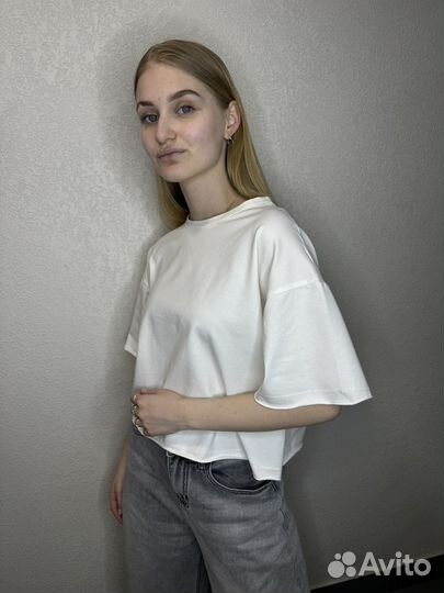 Футболка женская короткая новая