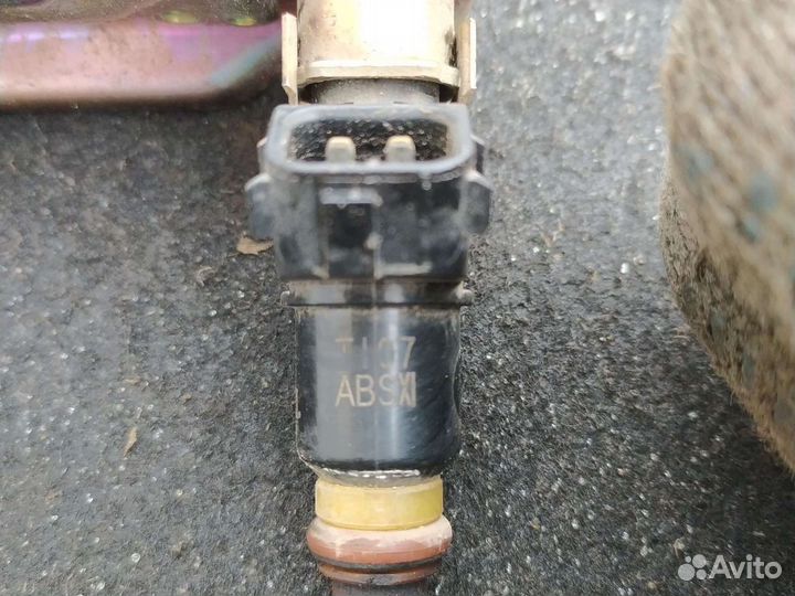 Топливная рампа с форсунками honda civic 4D