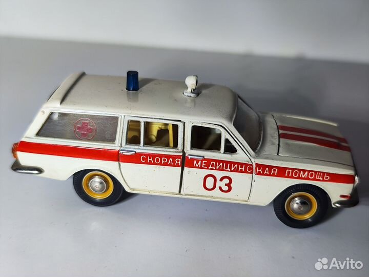 Модель Волга газ 24-02, Скорая, А24, СССР, 1:43