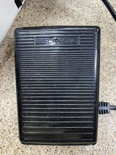 Швейная машинка оверлок Aurora