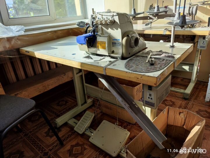 Оверлок 4-х ниточный - 1 шт