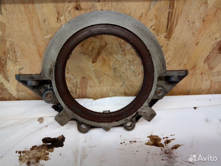 Крышка коленвала двигателя Chery Amulet 1.6