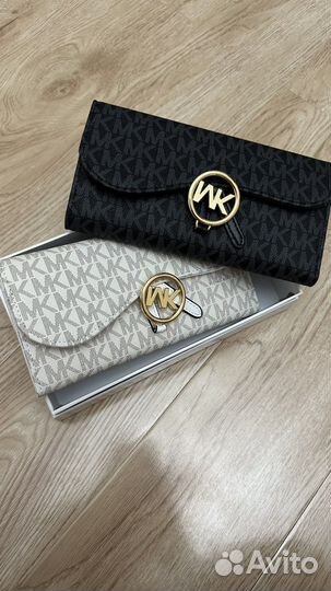 Кошельки, обложки на паспорт