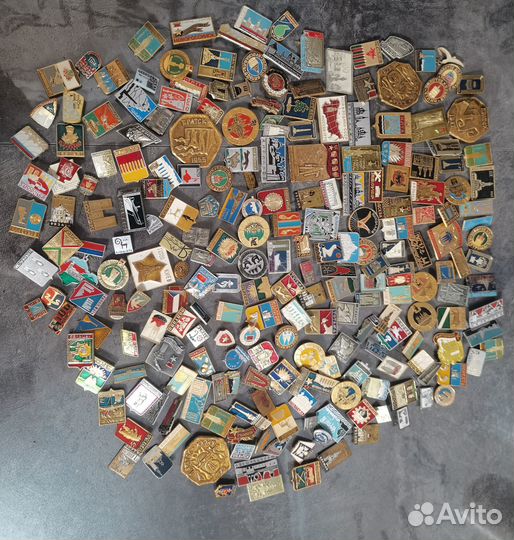 Значки СССР города герои