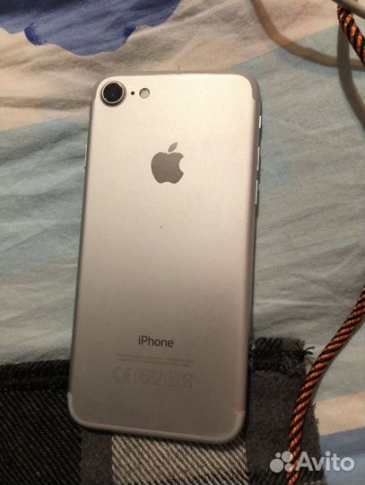 Телефон iPhone 7