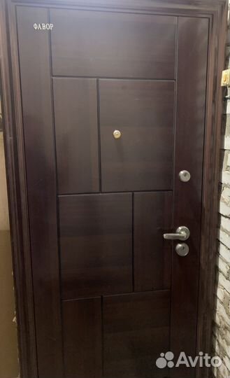 Металлическая дверь бу