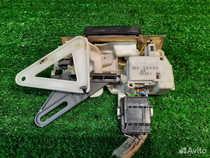 Замок багажника Volvo Xc70 2 B5244T3 (2.4T)