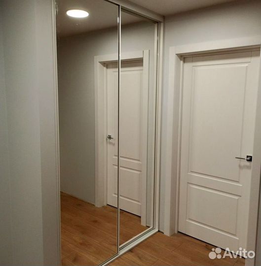 Книжный шкаф