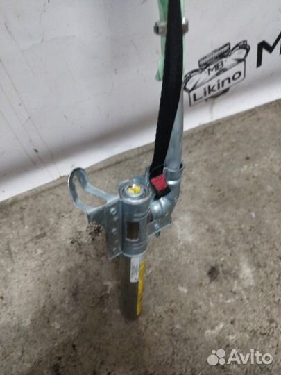 Шторка безопасности правая Mercedes S-Class W221