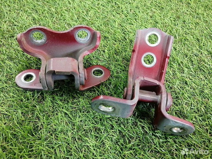 Петли двери передние левые Toyota C-Hr