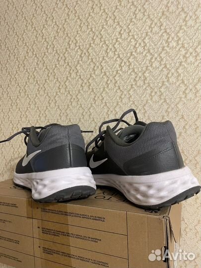 Nike Revolution 6NN