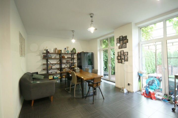 Таунхаус 240 м² на участке 1 сот.