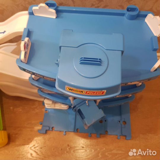 Паркинг со сьездом, 4 уровня