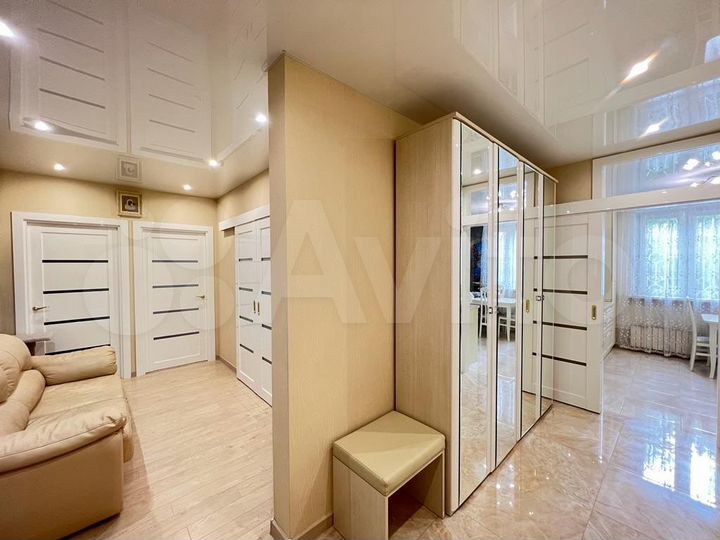 3-к. квартира, 74 м², 1/14 эт.