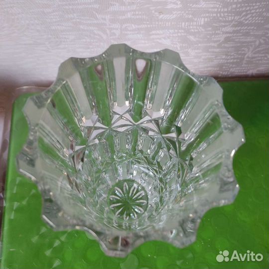 Ваза хрустальная
