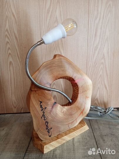 Светильник настольный