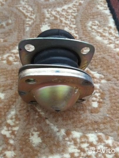 Шаровая опора нижняя