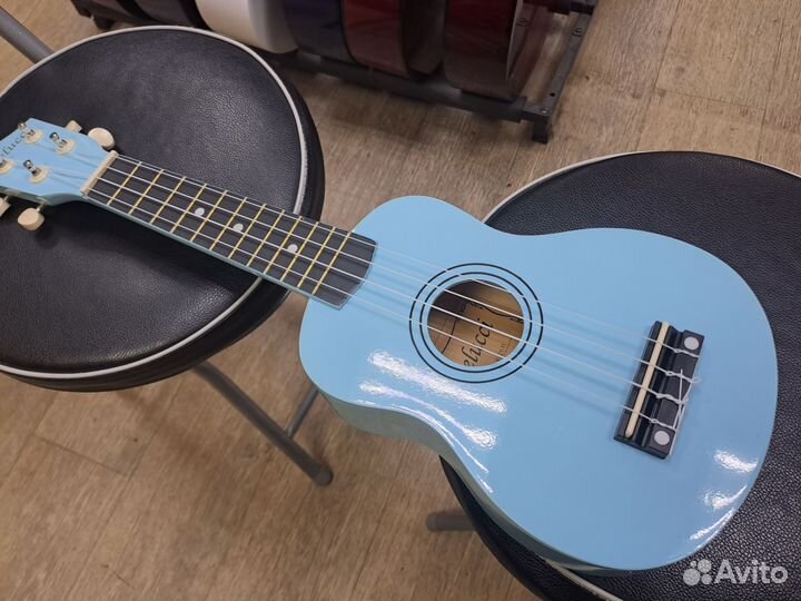 Укулеле сопрано голубая