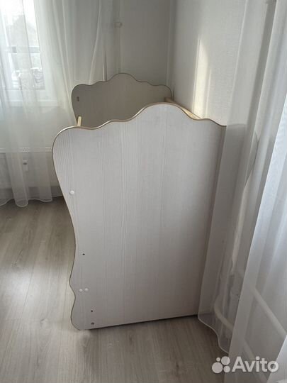 Детская кроватка с поперечным маятником