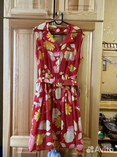 Красное платье