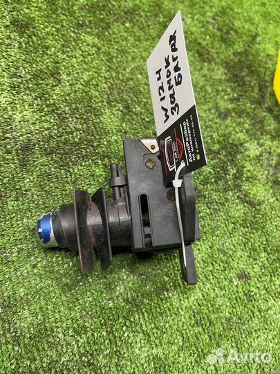 Замок крышки багажника Mercedes Benz w124