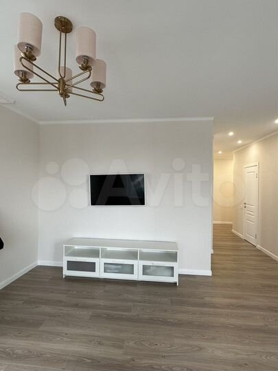 2-к. квартира, 57 м², 3/19 эт.