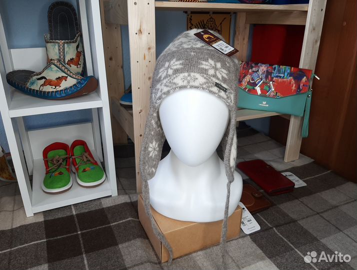 Шапка ушанка из шерсти яка снежинка