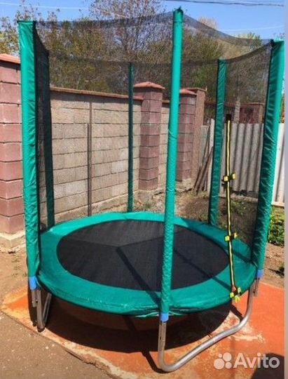 Батут с защитной сеткой для улицы