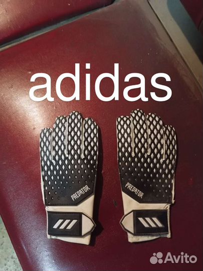 Вратарские перчатки adidas predator футбольные