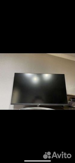 Монитор LG 31.5