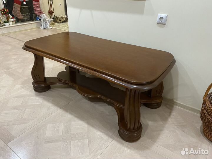 Журнальный столик