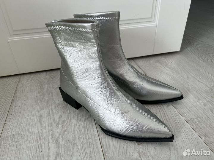 Ботильоны серебристые новые 38-38,5